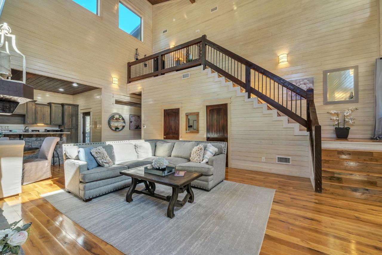 Merlot Mountain - Heated Spa Pool And Hot Tub! Cabin Broken Bow Exterior foto